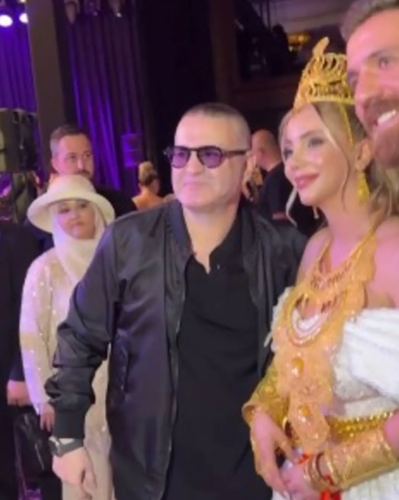 Fenomen Aleyna Dalveren evlendi altınlar olay oldu! Altın taç, kemer, kolye ve külçe altınlar daha neler neler - Resim: 4