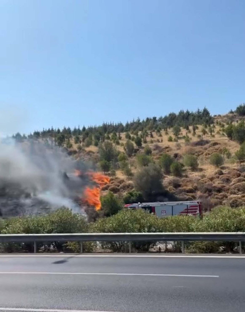 İzmir'de otomobilde çıkan yangın, makilik alana sıçradı - Resim: 4