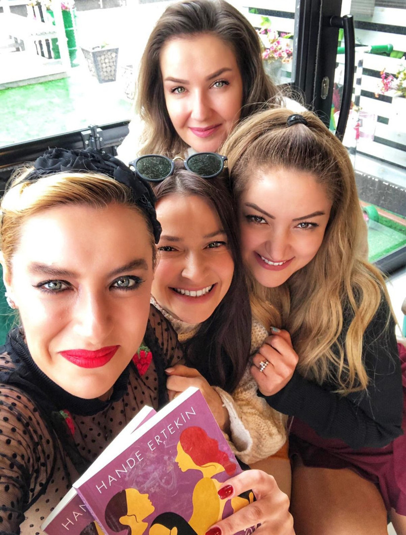 Hande Ertekin'den Altıncı Göz için ilk imza günü - Resim: 4