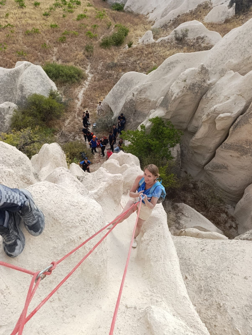 Nevşehir’de vadide mahsur kalan turist kurtarıldı - Resim: 1