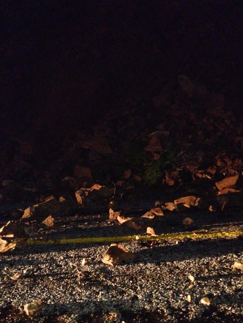 Marmaris'te toprak kayması nedeniyle yol trafiğe kapatıldı - Resim: 2