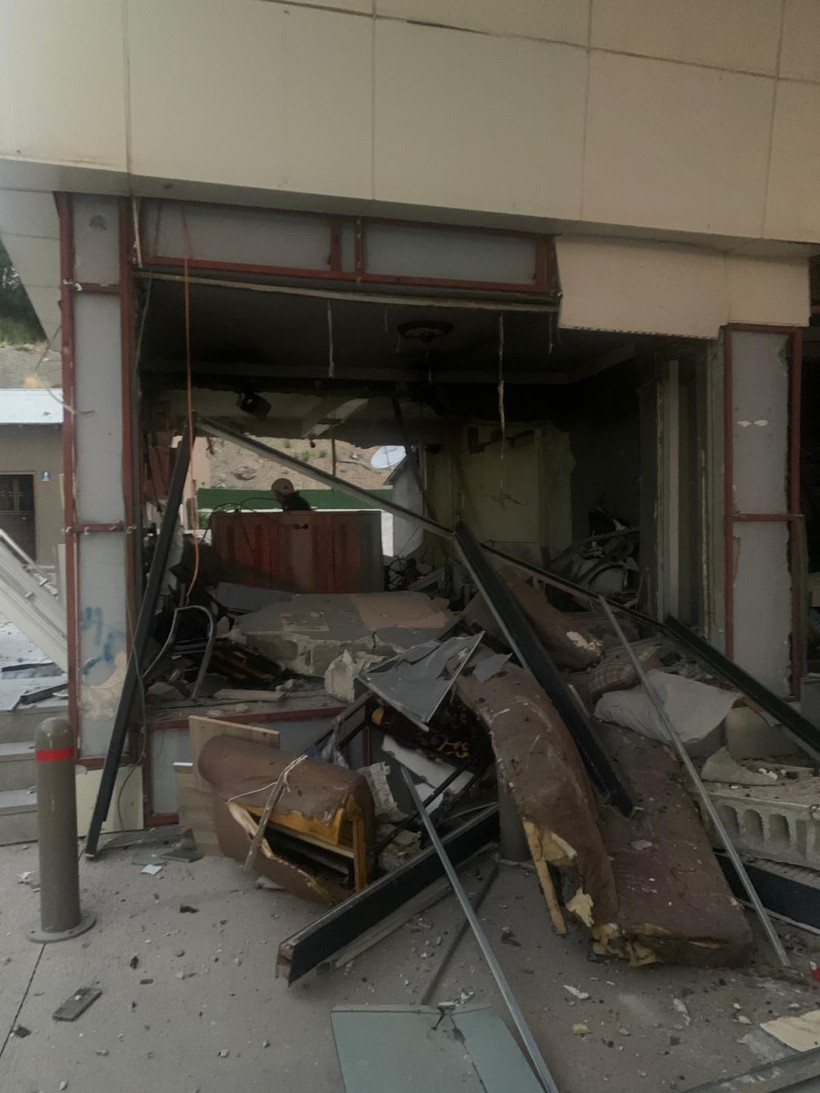 Van'da akaryakıt istasyonunda patlama - Fotoğraf: 2