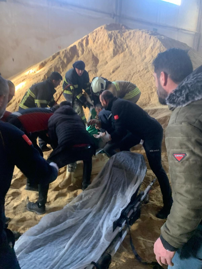 Nişasta fabrikasında elini helezon makinesine kaptıran işçi yaralandı - Resim: 1