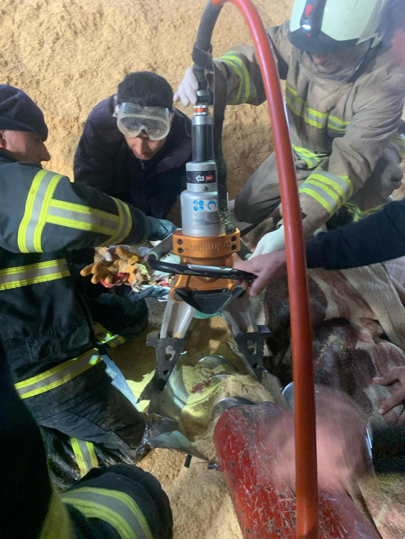 Nişasta fabrikasında elini helezon makinesine kaptıran işçi yaralandı - Resim: 2