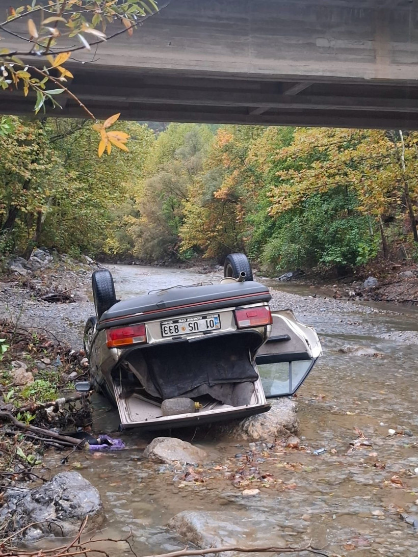 Adana'da otomobil köprüden düştü; 2 yaralı - Resim: 2
