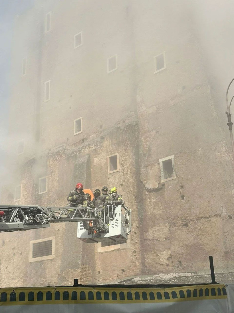 Roma'daki tarihi kulede çökme: Çok sayıda yaralı var - Resim: 4