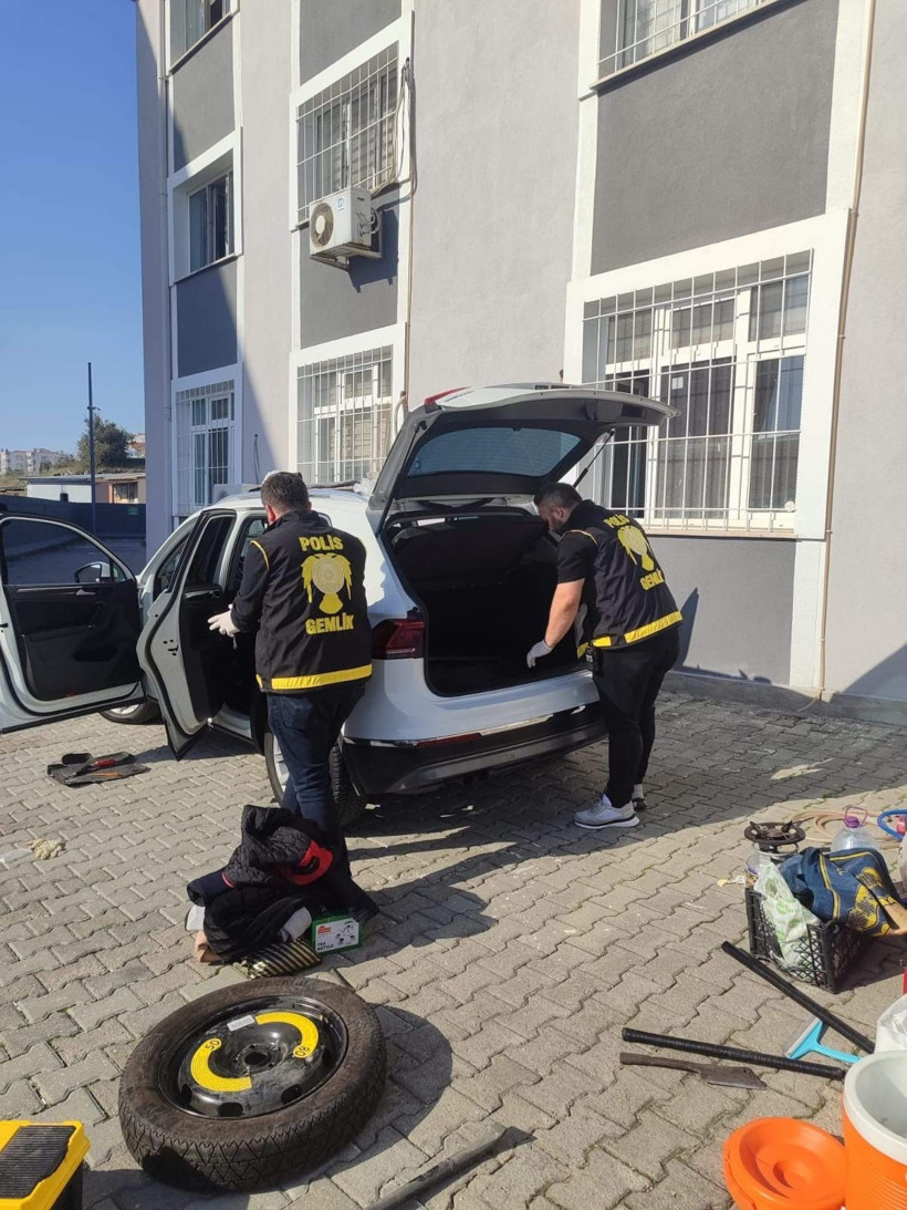 Şüphe üzerine durdurulan araçta 5 bin 526 adet uyuşturucu ecza ele geçirildi - Resim: 3