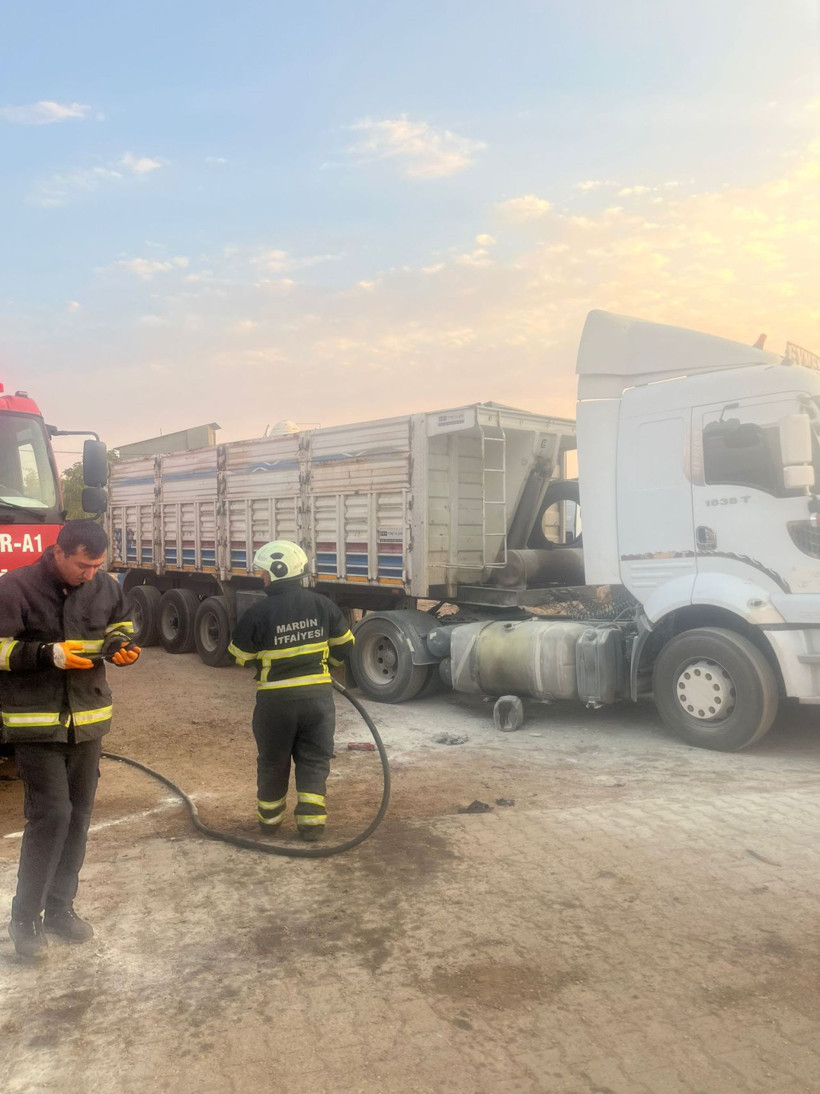 Mardin'de TIR'ın yakıt deposu patladı: 7 yaralı - Fotoğraf: 3