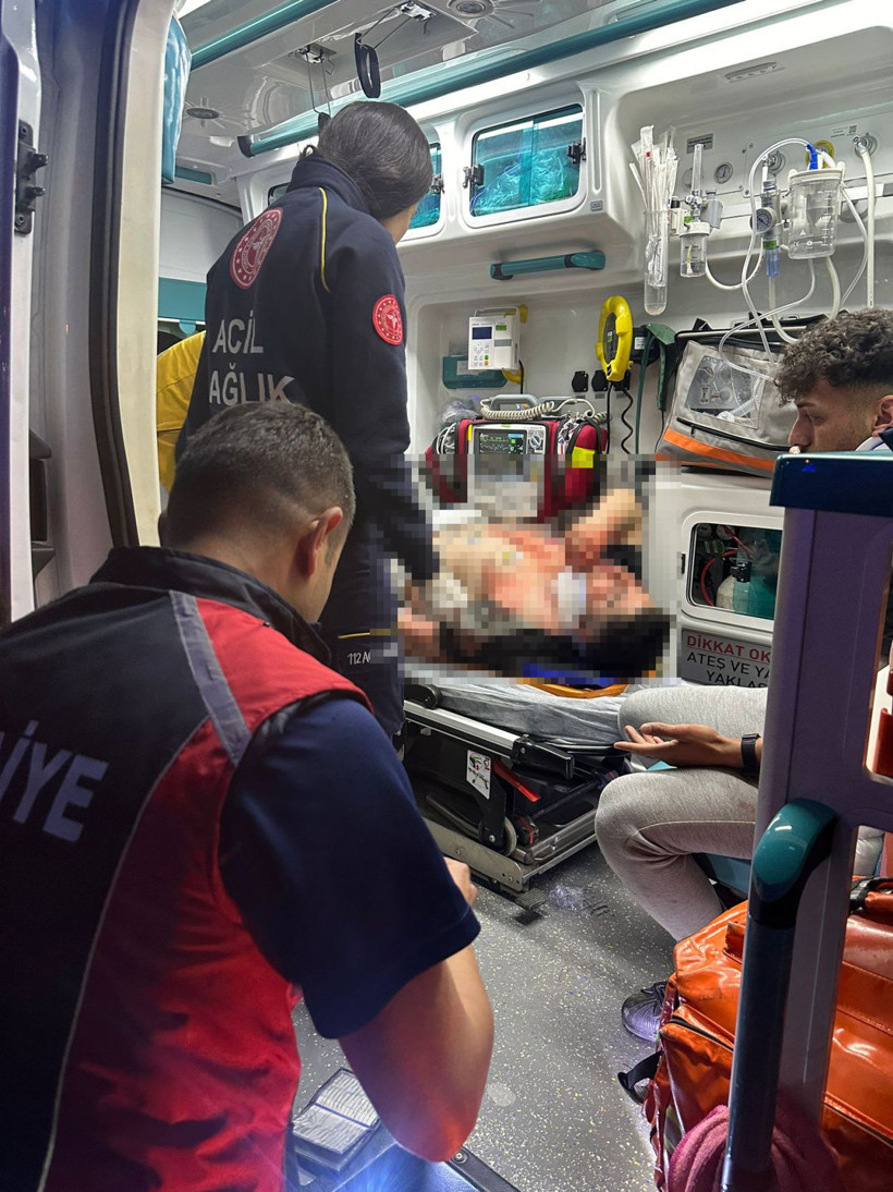 Mardin'de otomobil ile hafif ticari araç çarpıştı: 6 yaralı - Resim: 1