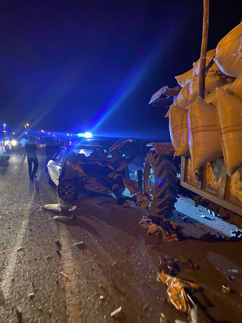 Diyarbakır'da 4 aracın karıştığı feci kaza! 3 kişi hayatını kaybetti - Resim: 3