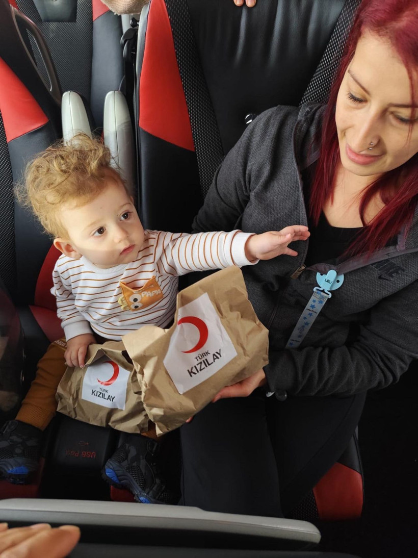 Erzurum'da Türk Kızılay’dan yolda kalanlara ikram - Resim: 4