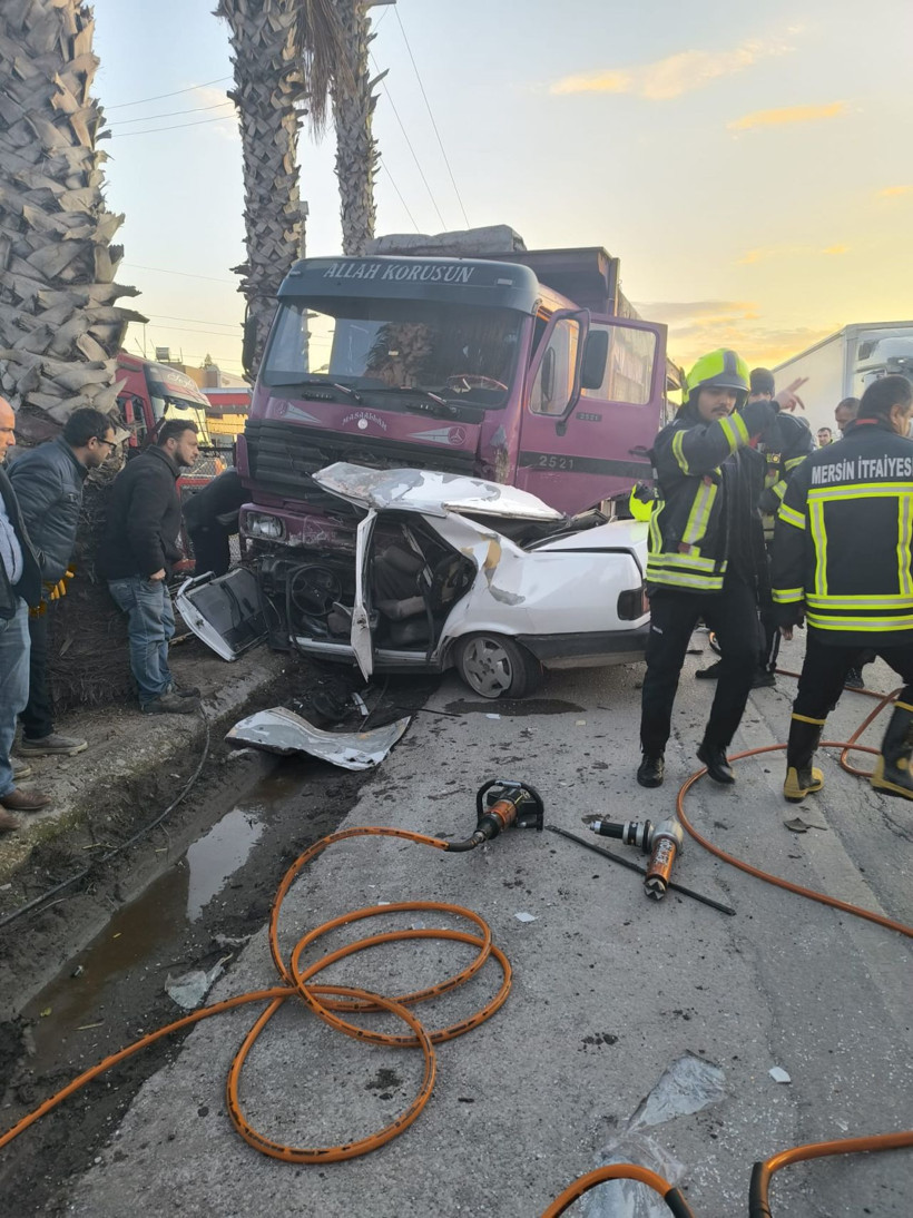 Kamyonla çarpışan otomobilin sürücüsü öldü - Resim: 2