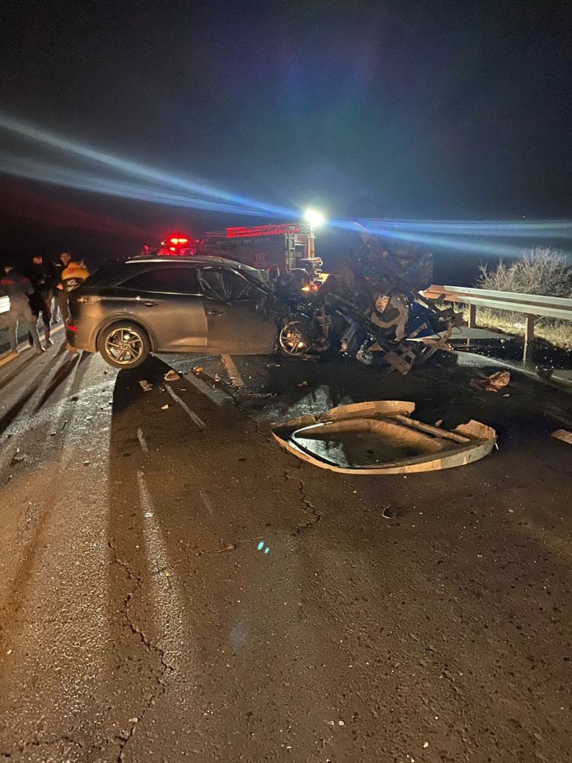 Mardin'de cip ile traktör çarpıştı: 3 yaralı - Resim: 3