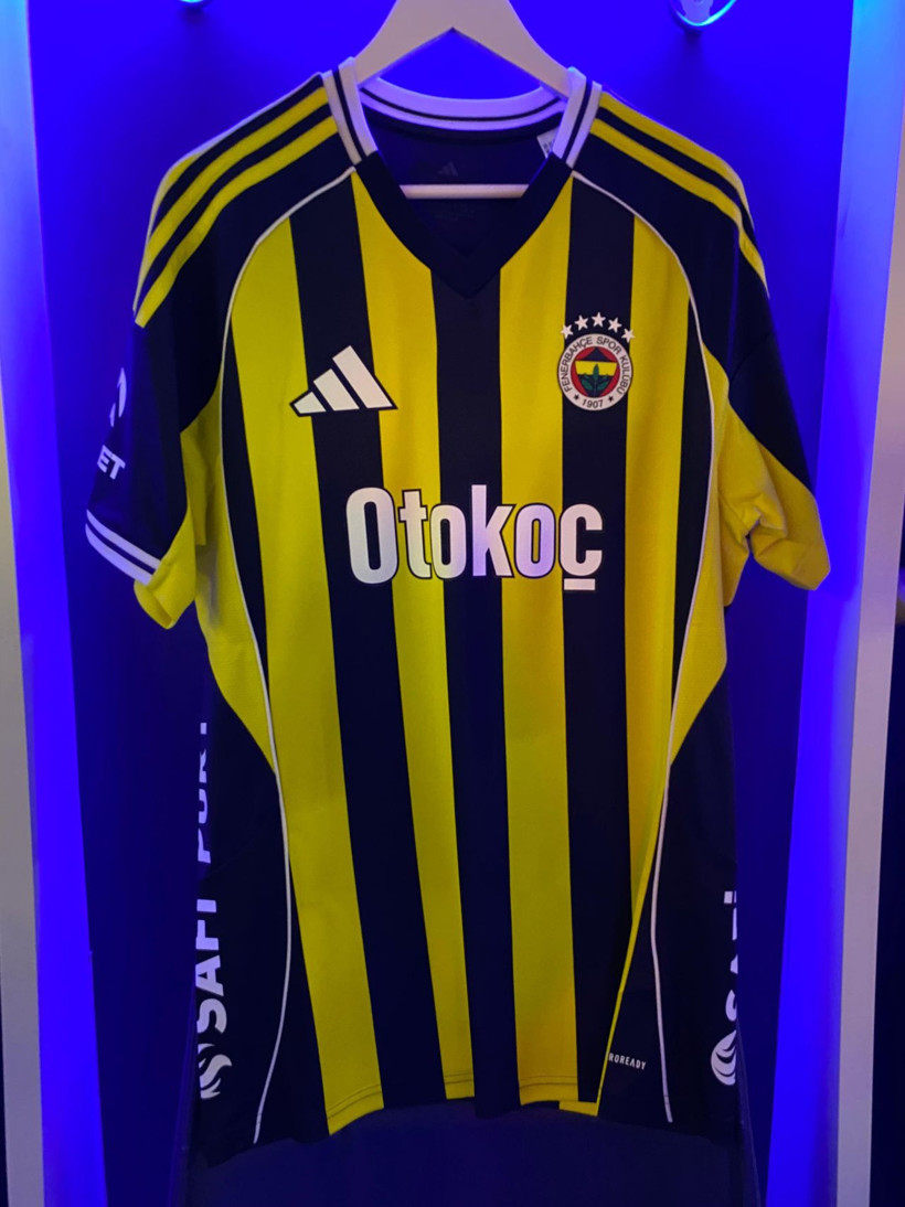 Fenerbahçe’de yeni sezon formaları tanıtıldı - Resim: 1