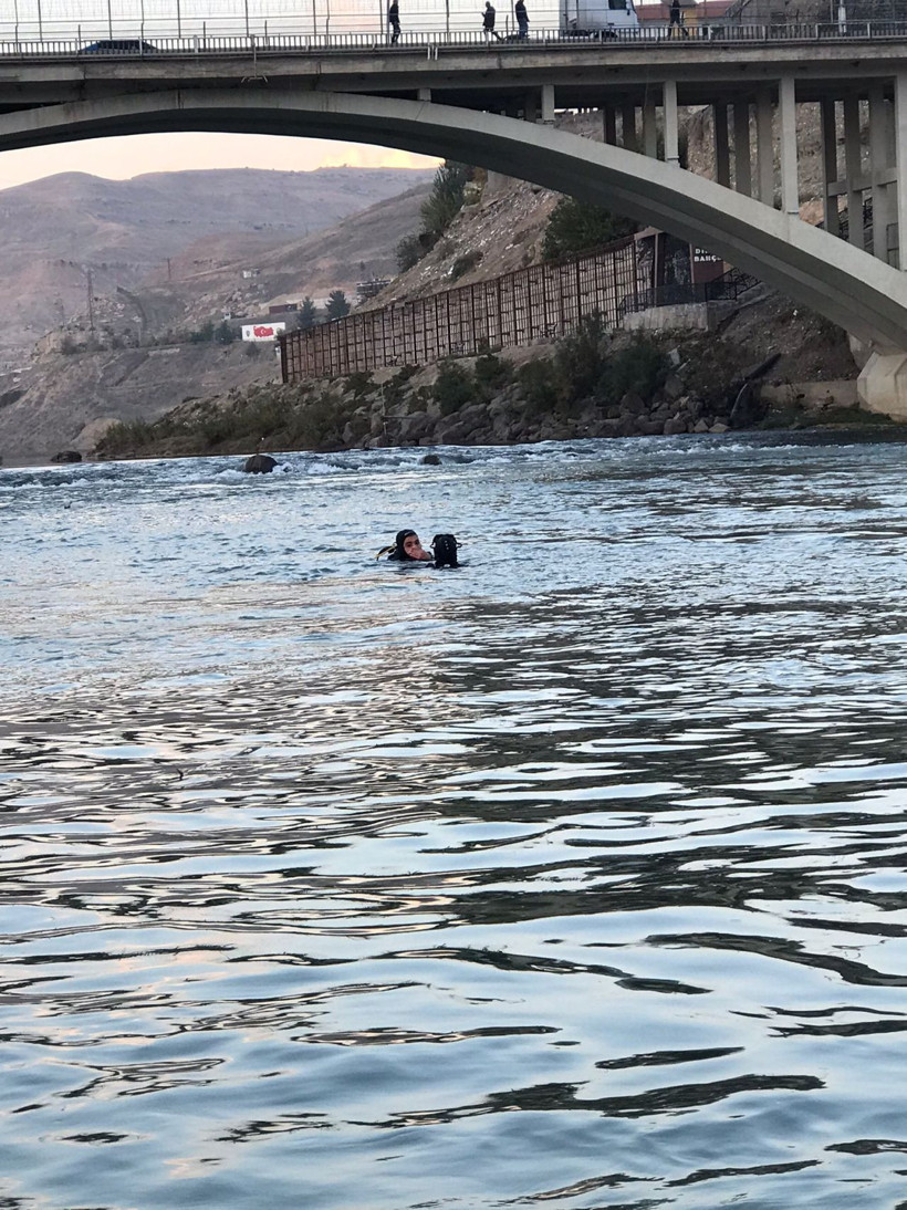 Terliğini almak isterken Dicle Nehri’ne düşen Ahmet’i arama çalışması başlatıldı - Resim: 2
