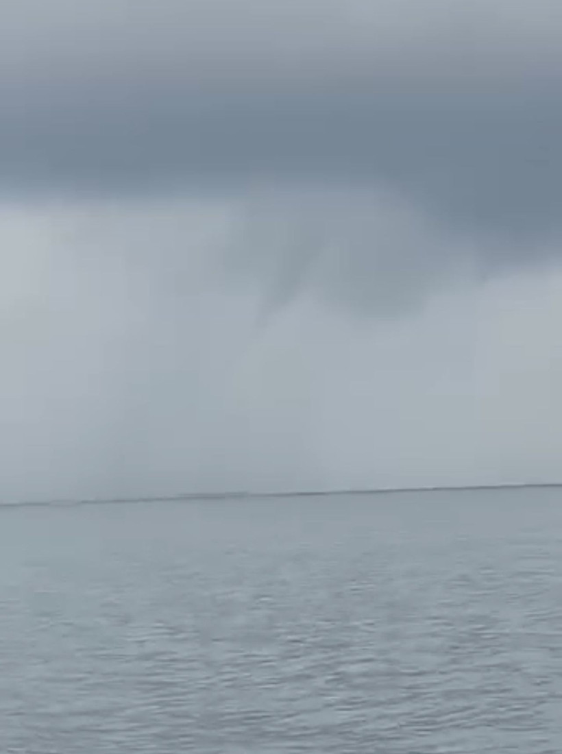 Denizde önce hortum sonra gökkuşağı - Resim: 2