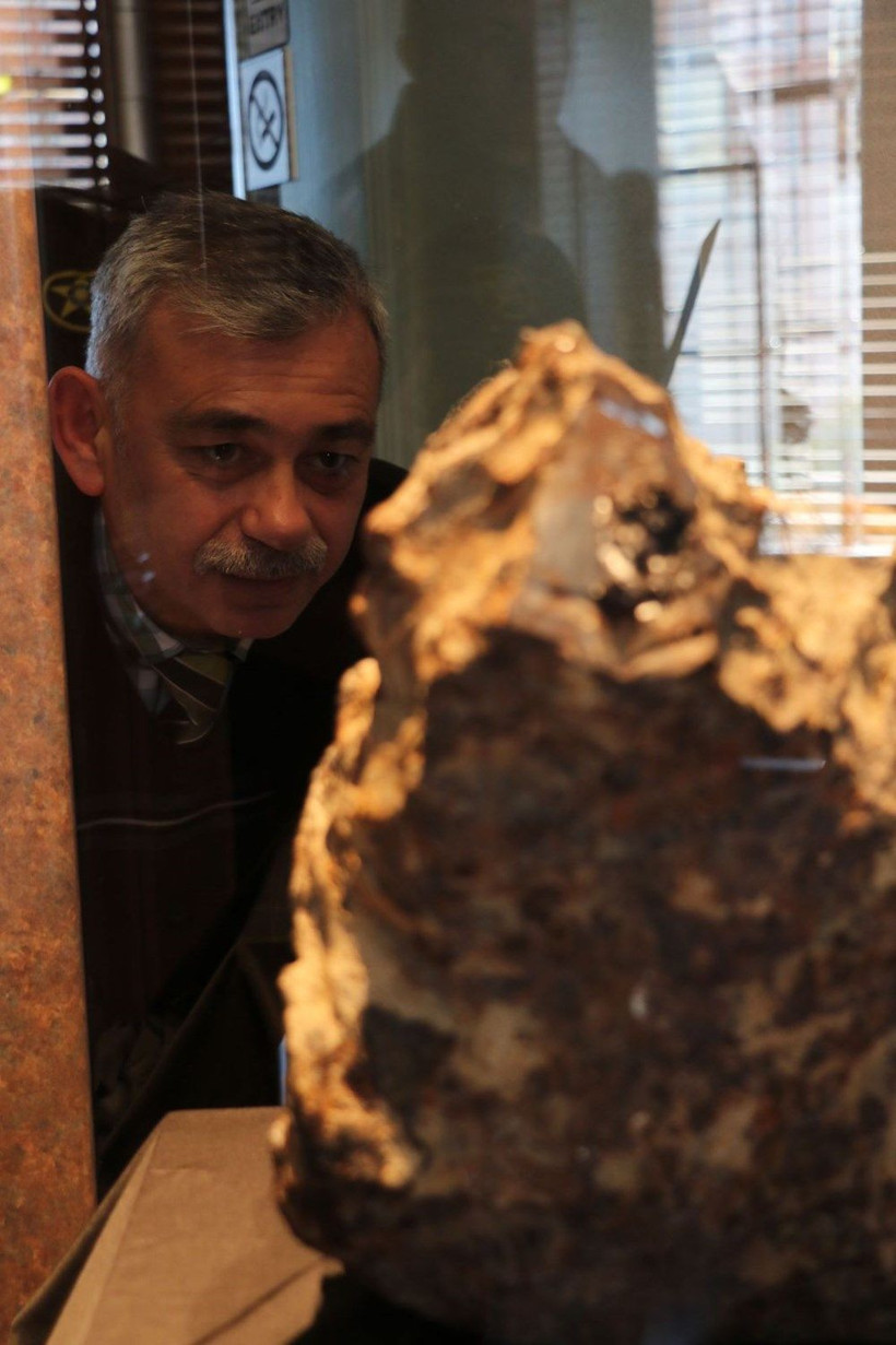 Çorumlu çiftçi 68 kiloluk 'göktaşı'nı ABD'ye 1.3 milyon liraya sattı! - Resim: 4