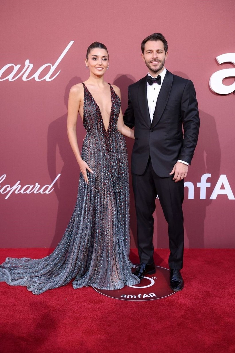 Hande Erçel ile Hakan Sabancı Cannes'da: Aşk dolu pozlar damga vurdu - Resim: 3