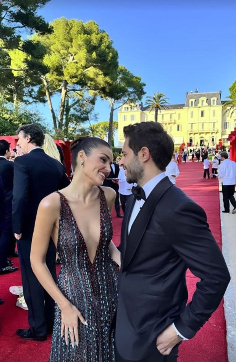 Hande Erçel ile Hakan Sabancı Cannes'da: Aşk dolu pozlar damga vurdu - Resim: 2