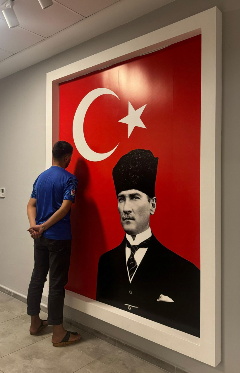 Atatürk görseline basan yabancı uyruklu tutuklandı - Resim: 1