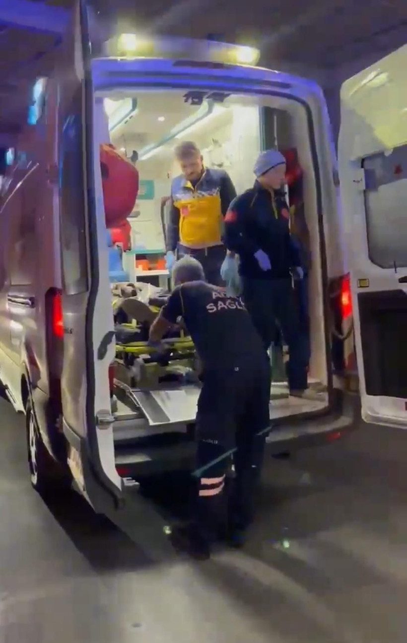 Aydın’da kamyonet uçuruma yuvarlandı: 3 yaralı - Resim: 2