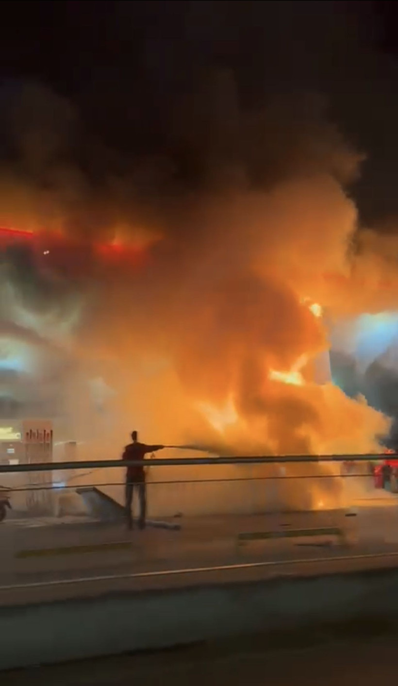 Çekmeköy'de otomobil akaryakıt istasyonuna daldı - Resim: 1