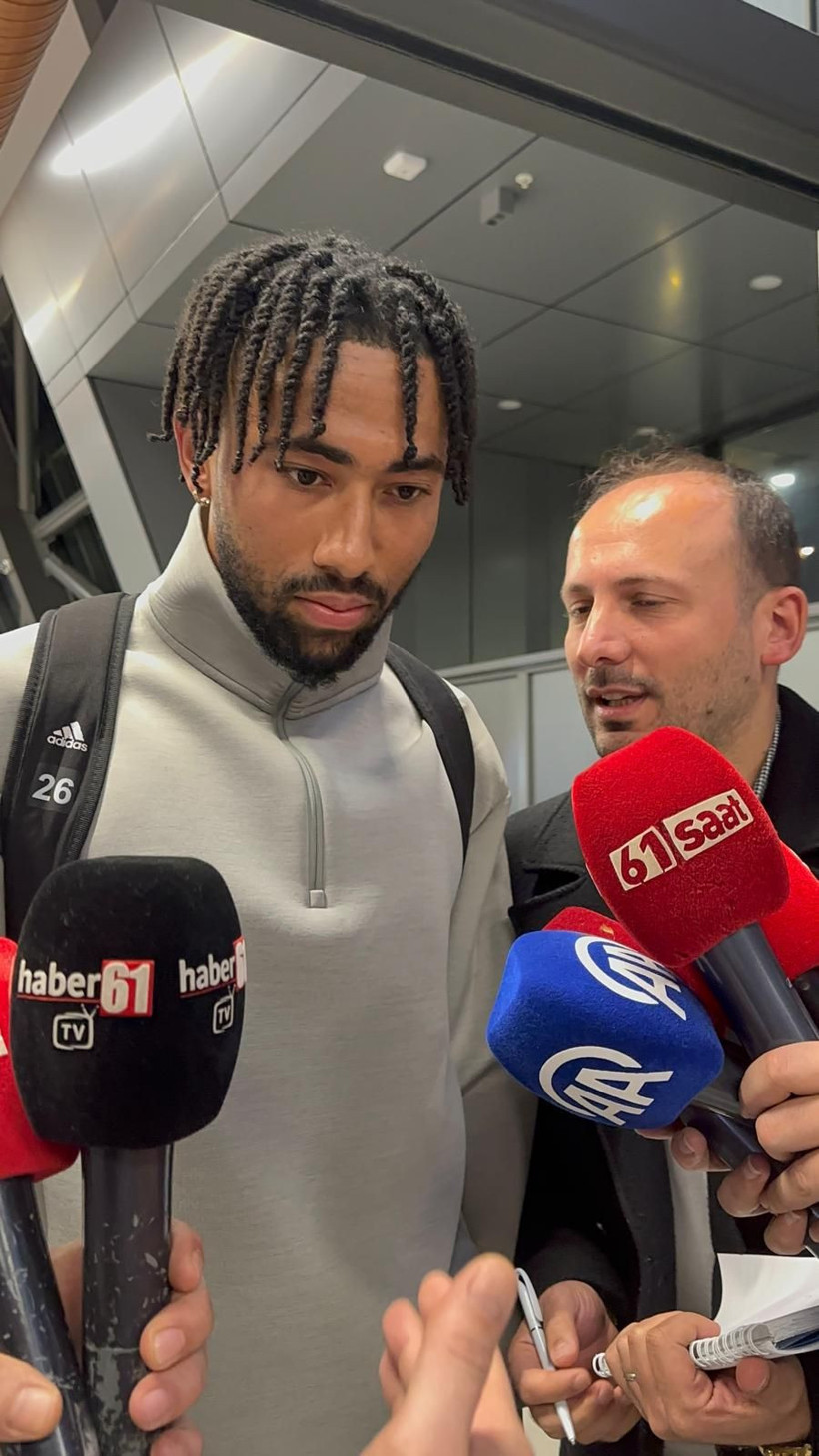 Yıldız futbolcu özel uçakla geldi! Yıldız futbolcu özel uçakla geldi - Resim: 4