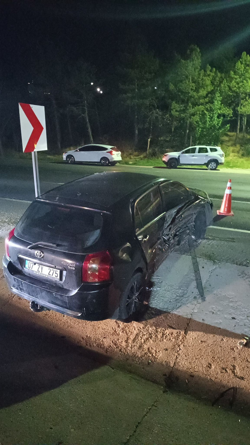 Ankara'da iki otomobil çarpıştı: 6 yaralı - Resim: 2