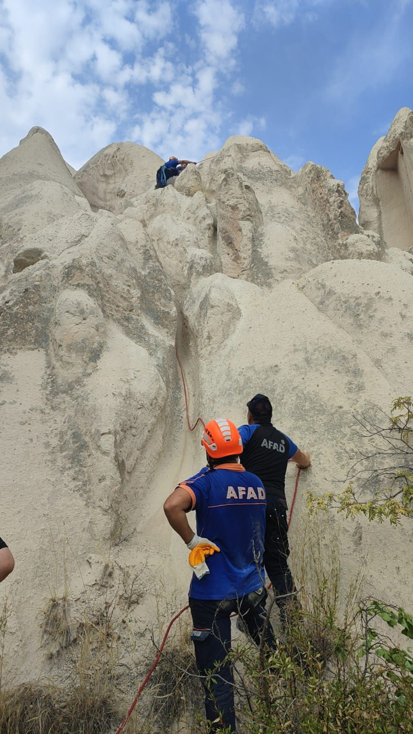 Nevşehir’de vadide mahsur kalan turist kurtarıldı - Resim: 2