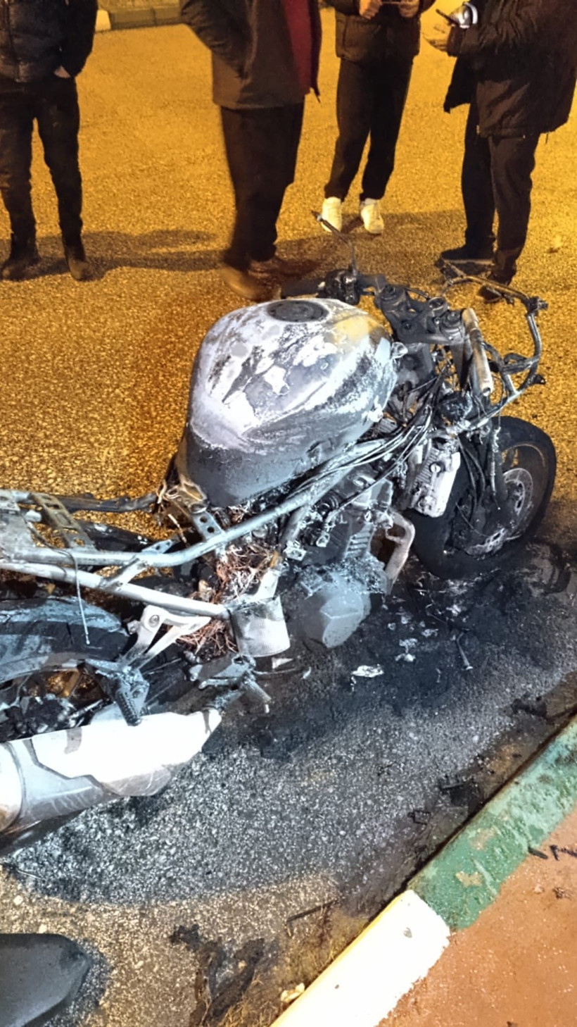 Osmaniye’de park halindeki motosiklet alev alev yandı - Resim: 2
