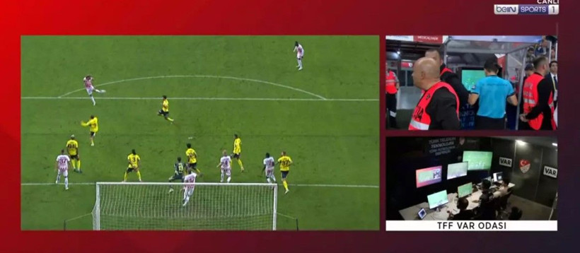 Samsunspor-Fenerbahçe maçında büyük tartışma! Gol ofsayt gerekçesiyle iptal edildi... Tartışmalar başladı! - Resim: 3