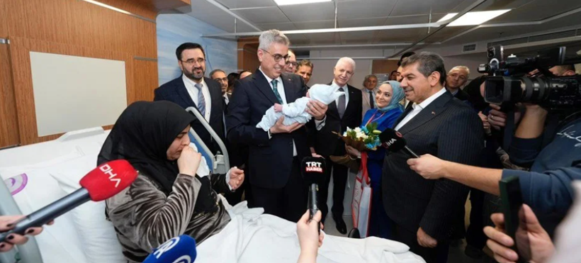 Bakanlardan İstanbul ve Ankara'da yeni yılın ilk bebeklerine ziyaret - Resim: 2
