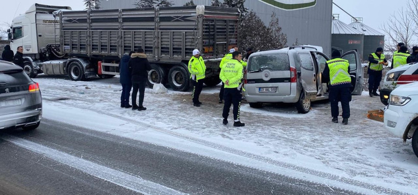 Elazığ'da feci kaza: Çift hayatını kaybetti - Resim: 1