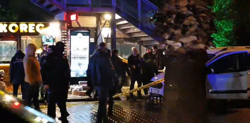 Edremit'te kokoreç dükkanına silahlı saldırı: 2'si ağır 3 yaralı - Resim: 2