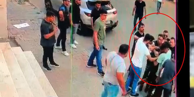 Şüpheliler ile polisler arasında arbede çıktı - Resim: 3