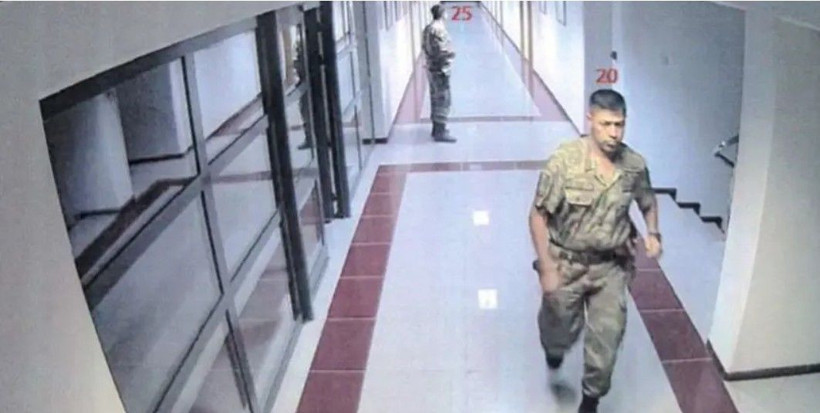 FETÖ'nün darbe girişiminin 10'uncu yılı: 15 Temmuz gecesi saat saat neler yaşandı? - Fotoğraf: 7