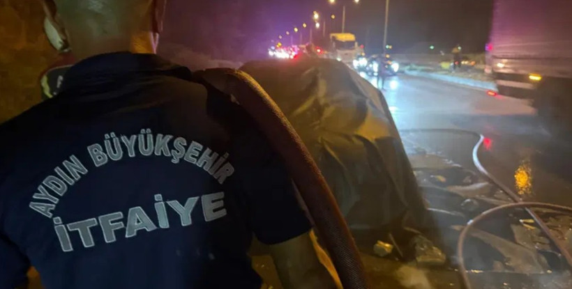 Elektrikli araç yandı, 12 saatte söndürülemedi! Yaklaşık 8 milyon TL değerinde - Fotoğraf: 2