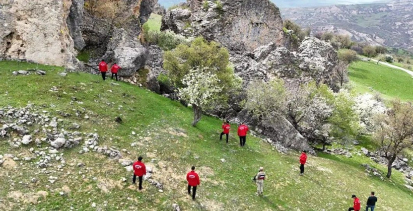 JAK ve JASAT ekipleri, Gülistan Doku’nun cansız bedenine ulaşmak için sahada - Fotoğraf: 5