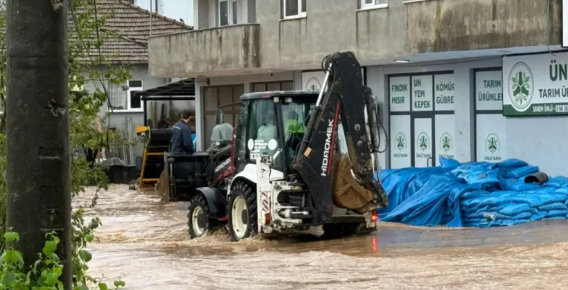 Sakarya'da sağanak sele neden oldu. Karasu sular altında - Fotoğraf: 3