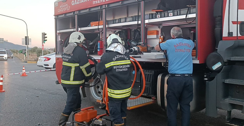 Gaziantep’te TIR ile otomobil çarpıştı: 2 yaralı - Resim: 3