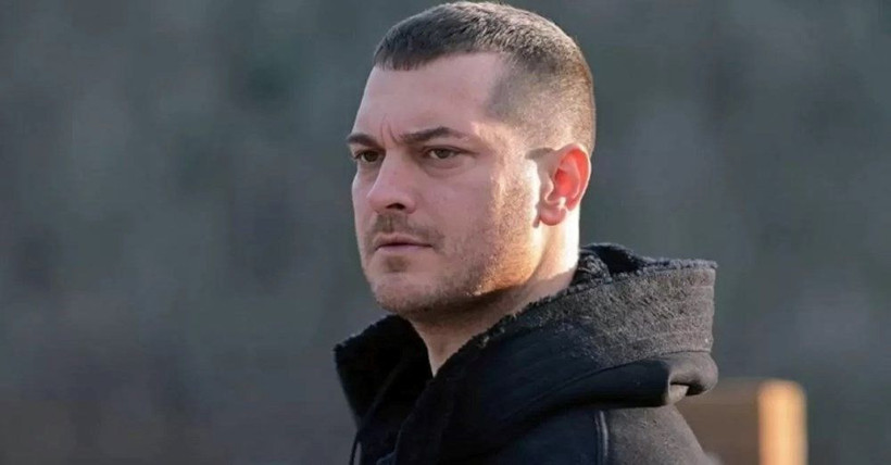 Çağatay Ulusoy'un set kuralı gündem oldu: 8 saatten fazla çalışmama kararı aldığı iddia edildi - Resim: 4