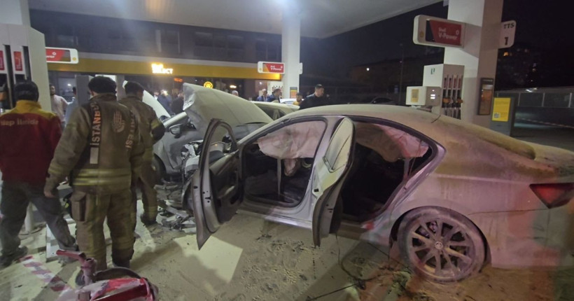 Çekmeköy'de otomobil akaryakıt istasyonuna daldı - Resim: 4