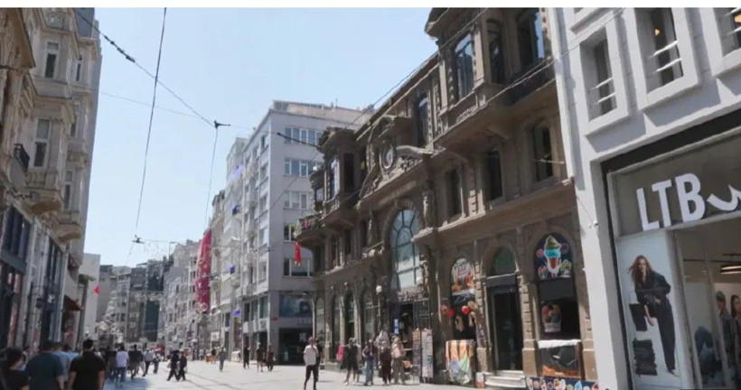 Çiçek Pasajı'nda tartışma yaratan görüntü - Fotoğraf: 3