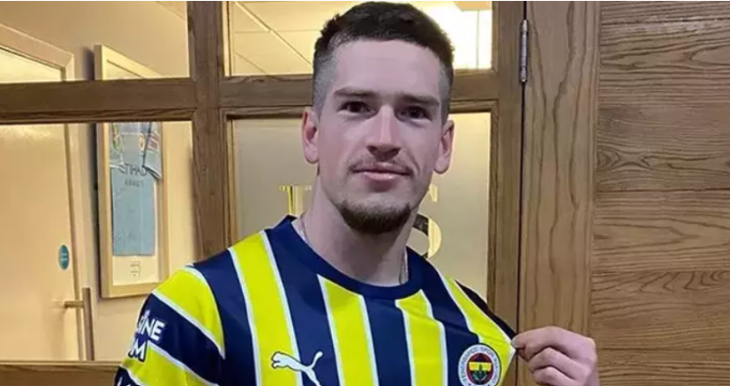Süper Lig'de biten tüm transferler listesi; İşte yaz transfer dönemine damga vuran isimler - Fotoğraf: 175