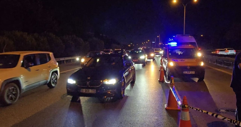 Sultanbeyli TEM'de otomobilin çarptığı yaya hayatını kaybetti - Resim: 1