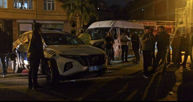 Ataşehir'de motosiklet ile yolcu servisi çarpıştı: 2'si ağır 3 yaralı - Resim: 1