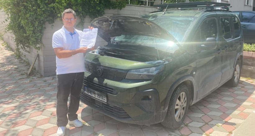 Yeni aldığı Peugeot marka arabası önce 4 kere servise girdi sonra otoparkta alev aldı - Resim: 2