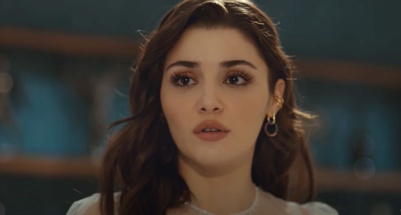 Hande Erçel sonunda sessizliğini bozdu; Ünlü iş adamıyla aşk mı yaşıyor? - Resim: 2