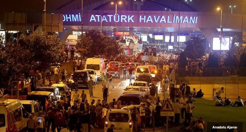 FETÖ'nün darbe girişiminin 10'uncu yılı: 15 Temmuz gecesi saat saat neler yaşandı? - Fotoğraf: 9