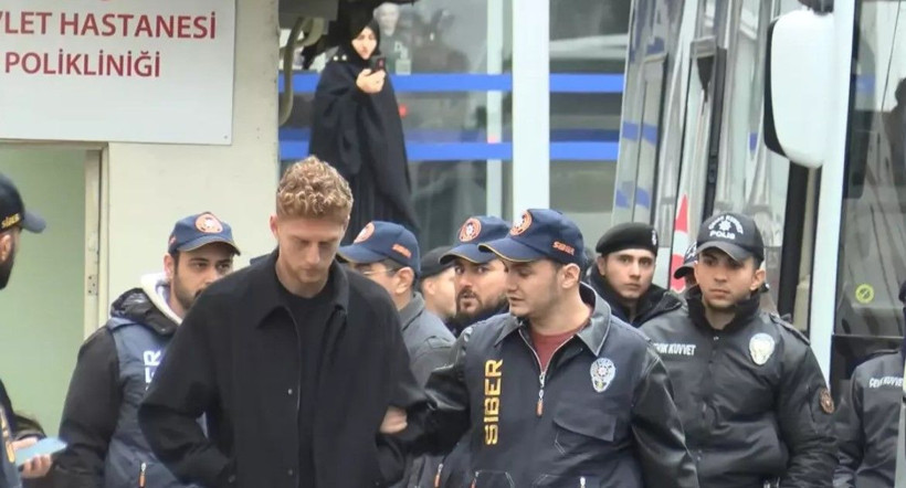 Bahis soruşturmasında son dakika: Mert Hakan, Metehan Baltacı, Murat Sancak adliyeye sevk edildi - Resim: 1